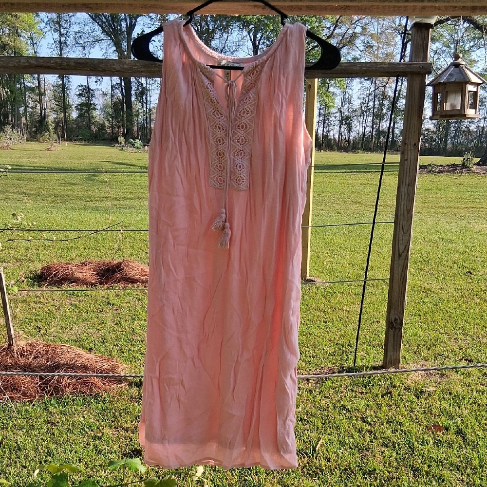 Sleeveless Pink Midi Dress with Lace Trim